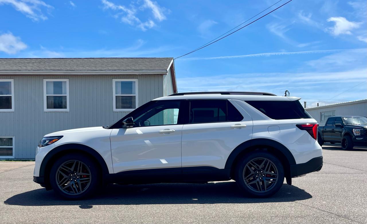 2025 Ford Explorer ST 4WD Photo5