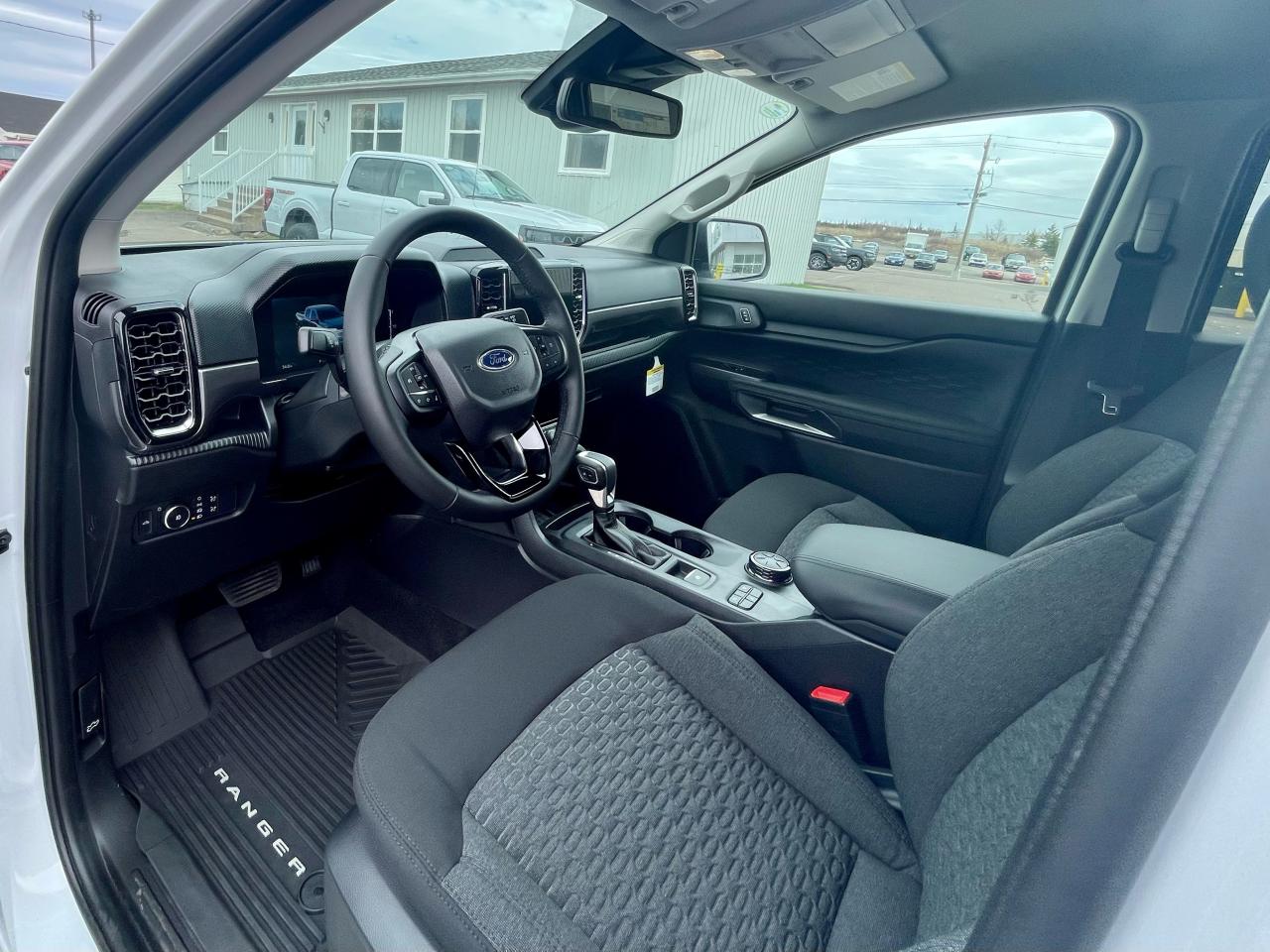 2025 Ford Ranger XLT 4WD SUPERCREW 5' BOX Photo5