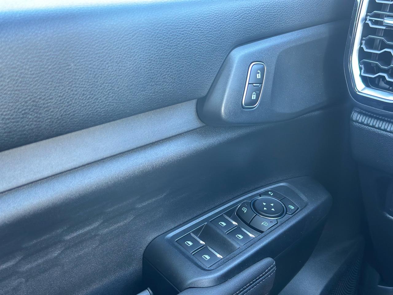 2025 Ford Ranger XLT 4WD SUPERCREW 5' BOX Photo5