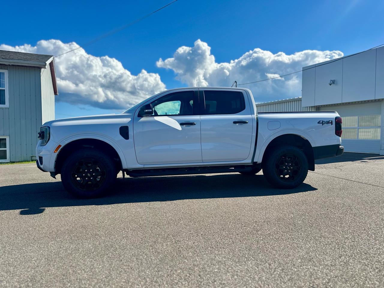 2025 Ford Ranger XLT 4WD SUPERCREW 5' BOX Photo2