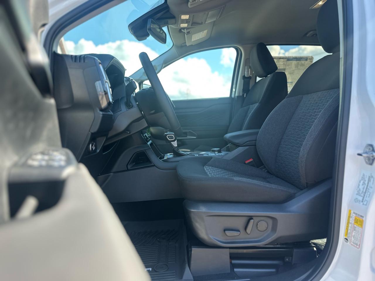 2025 Ford Ranger XLT 4WD SUPERCREW 5' BOX Photo5