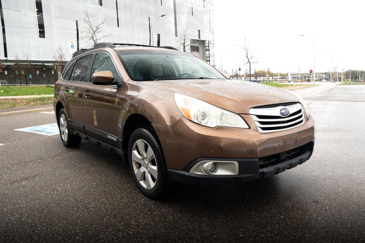 2011 Subaru Outback 2.5i Limited Pwr Moon | SOLD AS IS | - Photo #3
