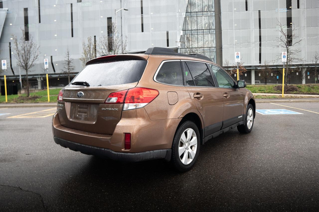 2011 Subaru Outback 2.5i Limited Pwr Moon | SOLD AS IS | - Photo #4