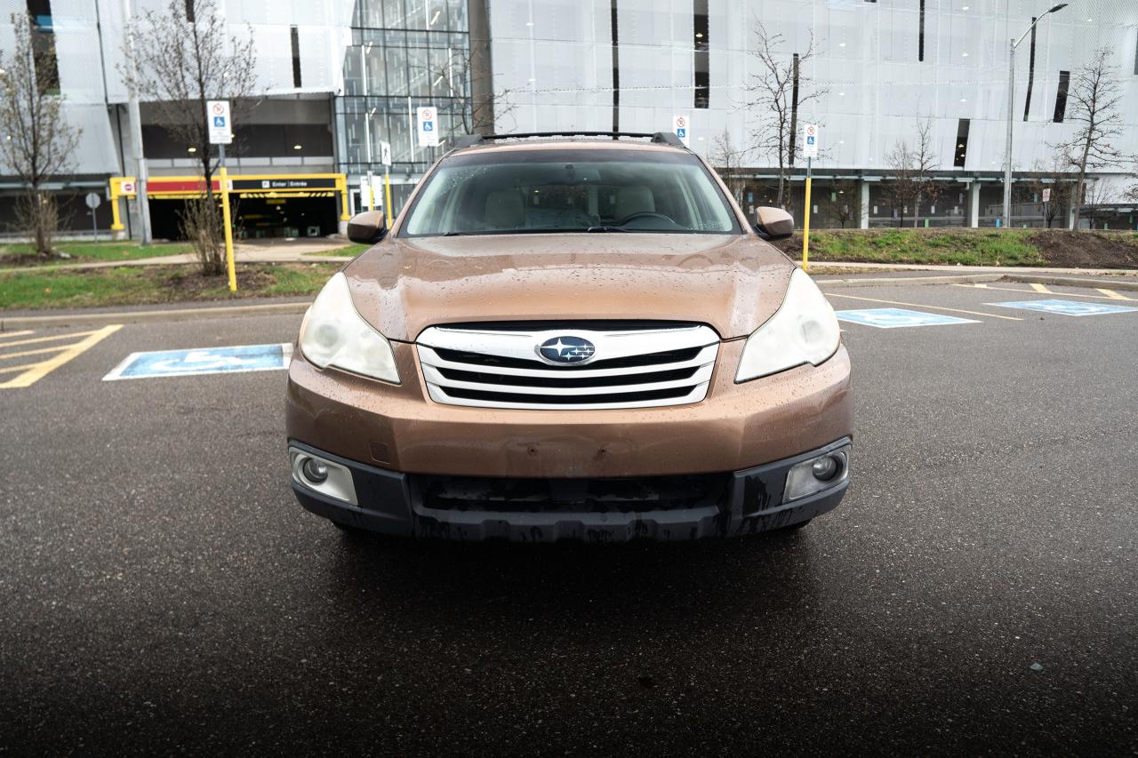 2011 Subaru Outback 2.5i Limited Pwr Moon | SOLD AS IS | - Photo #2