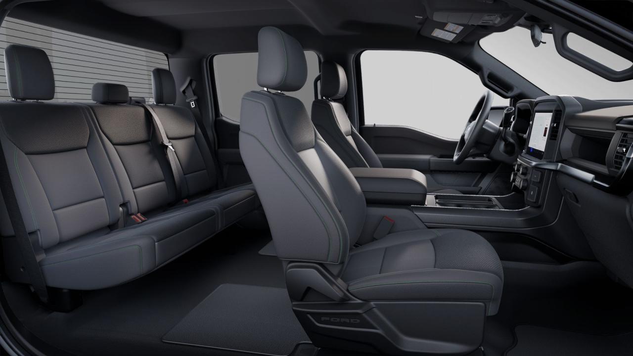 2025 Ford F-150 STX 4WD SuperCrew 5.5' Box Photo5