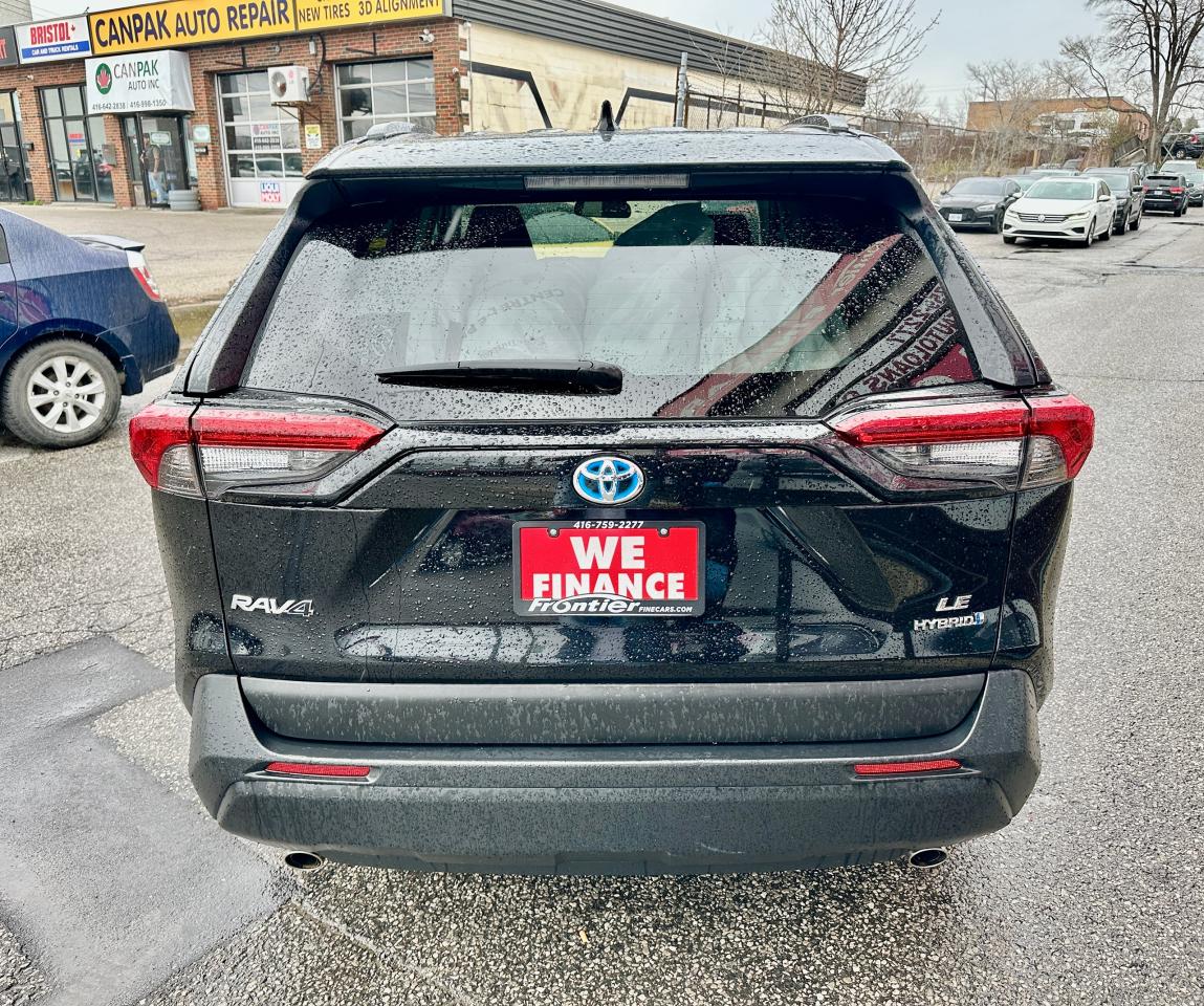 2021 Toyota RAV4 Hybrid LE Photo4