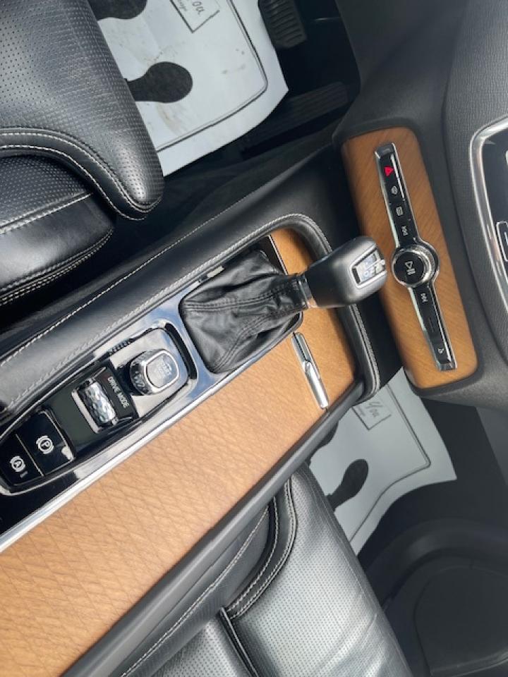 2018 Volvo XC90 T6 T6 INSCRIPTION / NAVIAGATION / PANORAMIC SUNROOF - Photo #23