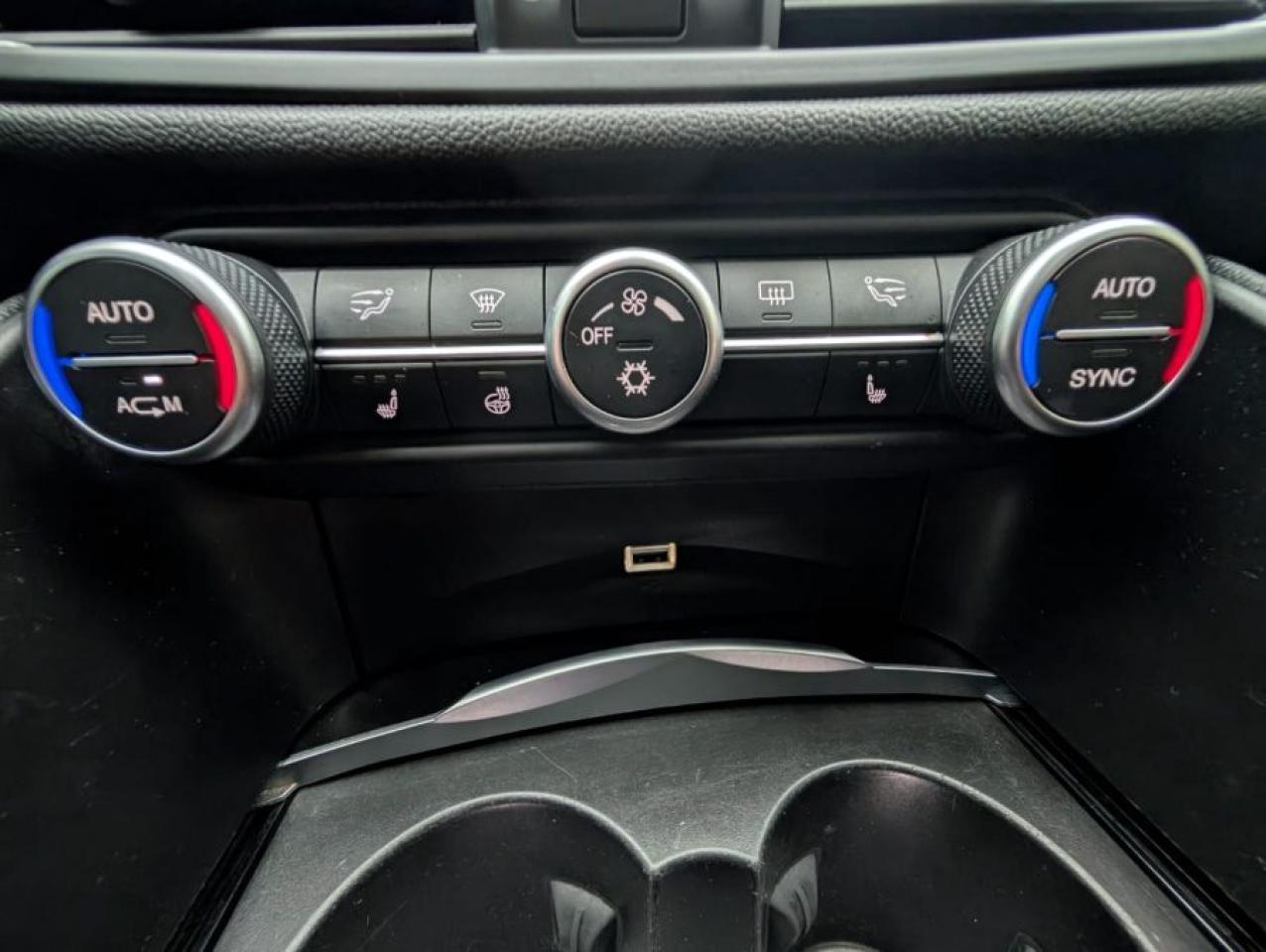 2017 Alfa Romeo Giulia Q4 - Photo #8