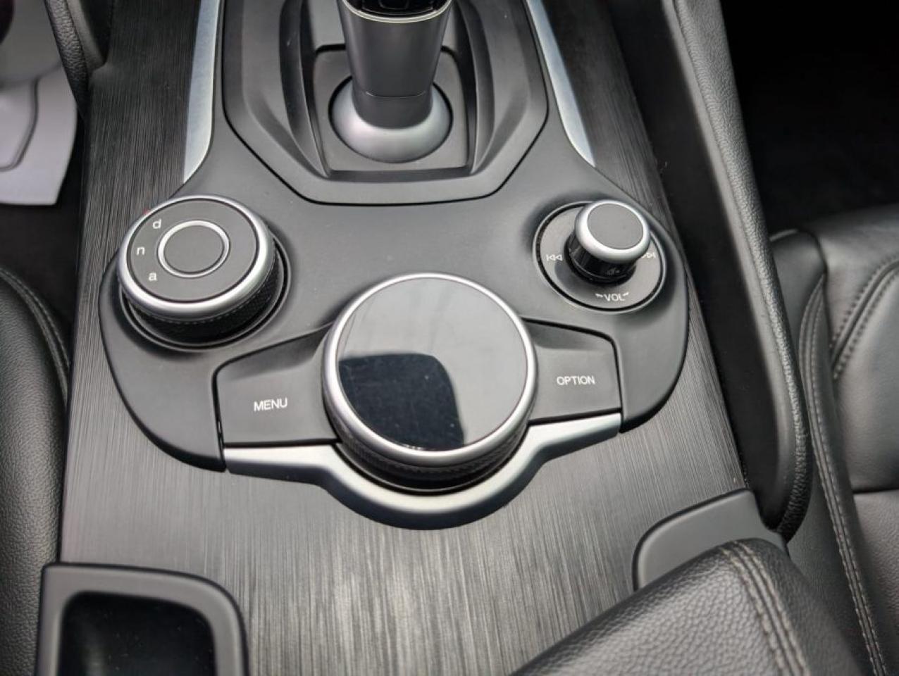 2017 Alfa Romeo Giulia Q4 - Photo #17
