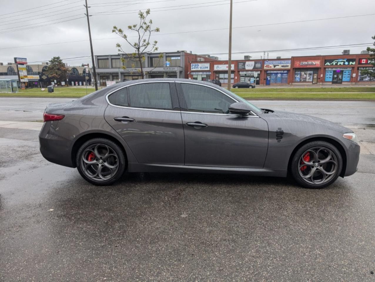 2017 Alfa Romeo Giulia Q4 / POWER SUNROOF / NAVIGATION - Photo #6