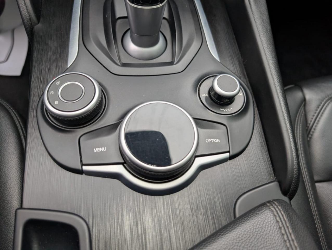 2017 Alfa Romeo Giulia Q4 / POWER SUNROOF / NAVIGATION - Photo #17