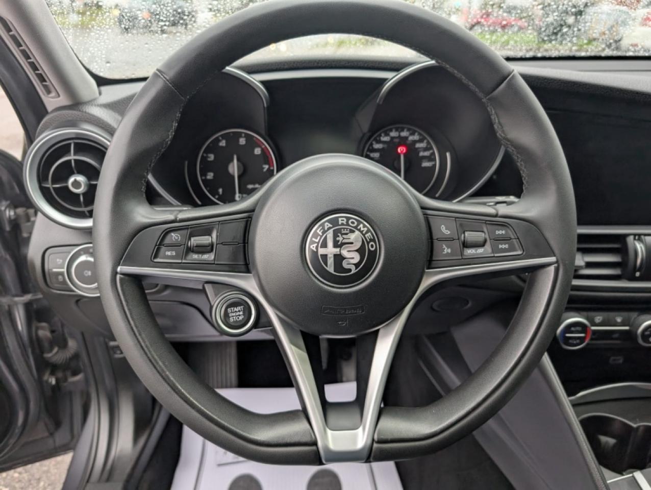 2017 Alfa Romeo Giulia Q4 / POWER SUNROOF / NAVIGATION - Photo #18