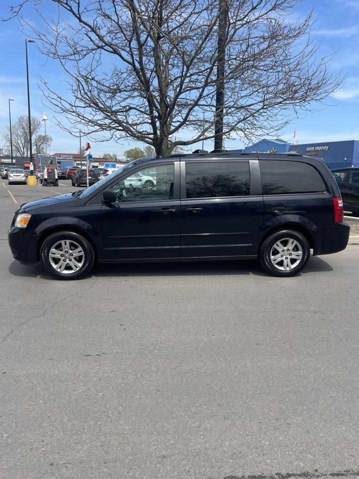 2010 Dodge Grand Caravan SE  ONLY 165,000 KMS    STOW N GO - Photo #2