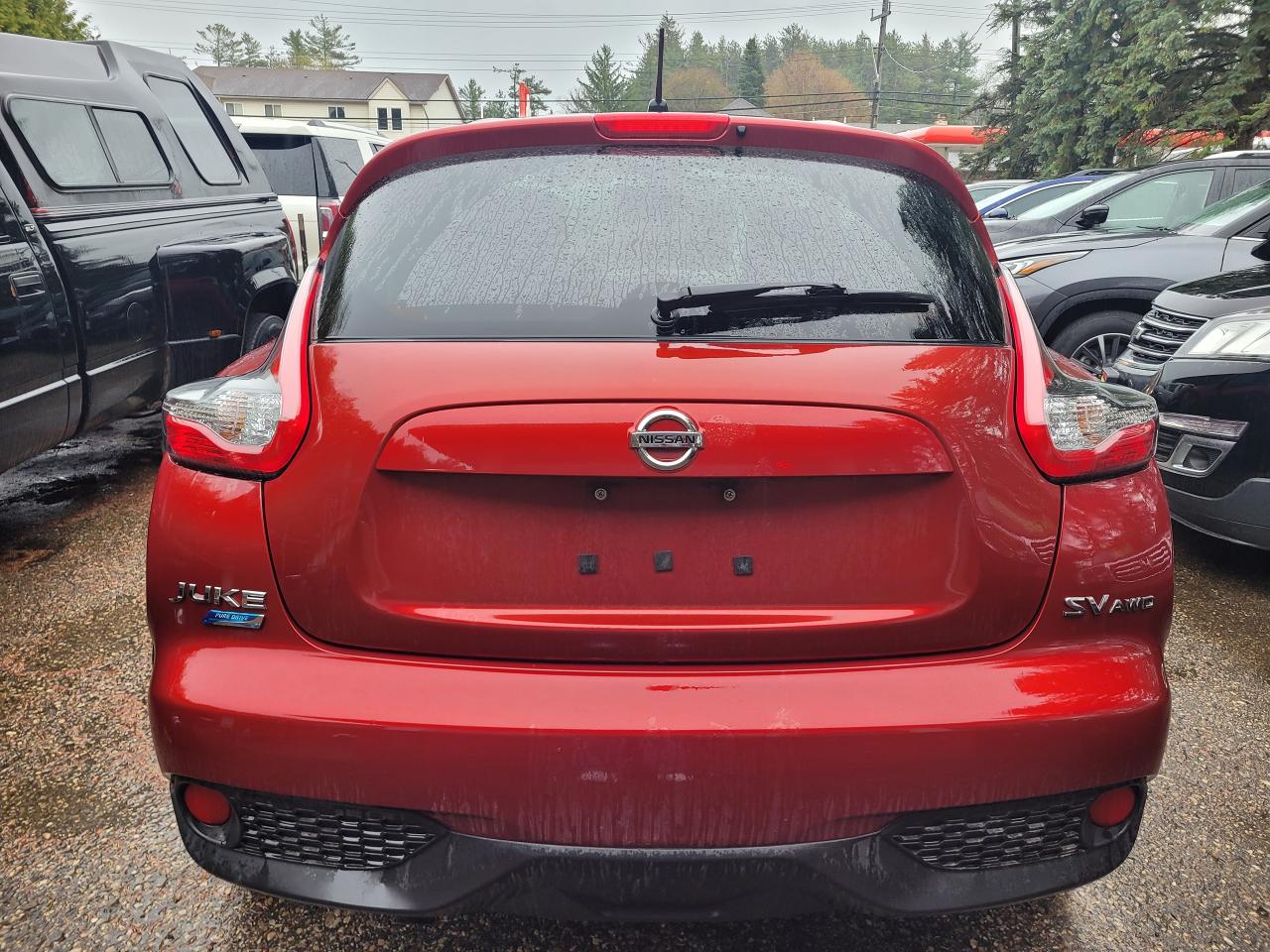 2015 Nissan Juke 5dr Wgn CVT SV AWD Clean CarFax Finance Trades OK! Photo3