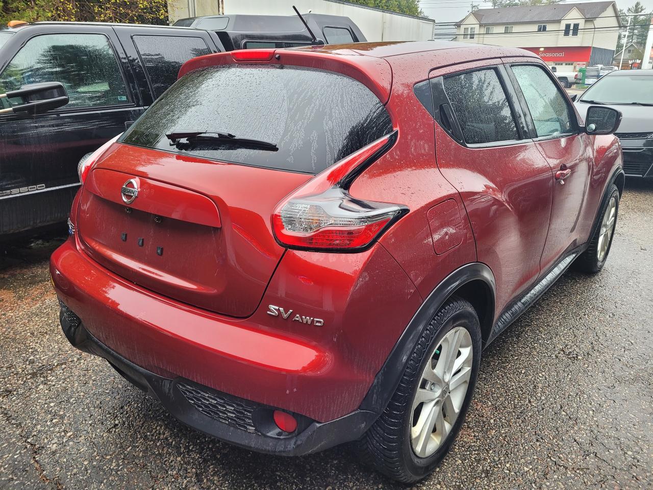 2015 Nissan Juke 5dr Wgn CVT SV AWD Clean CarFax Finance Trades OK! Photo4