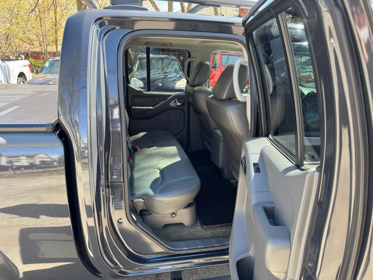 2012 Nissan Frontier SL CREWCAB! - 4X4 - Photo #14