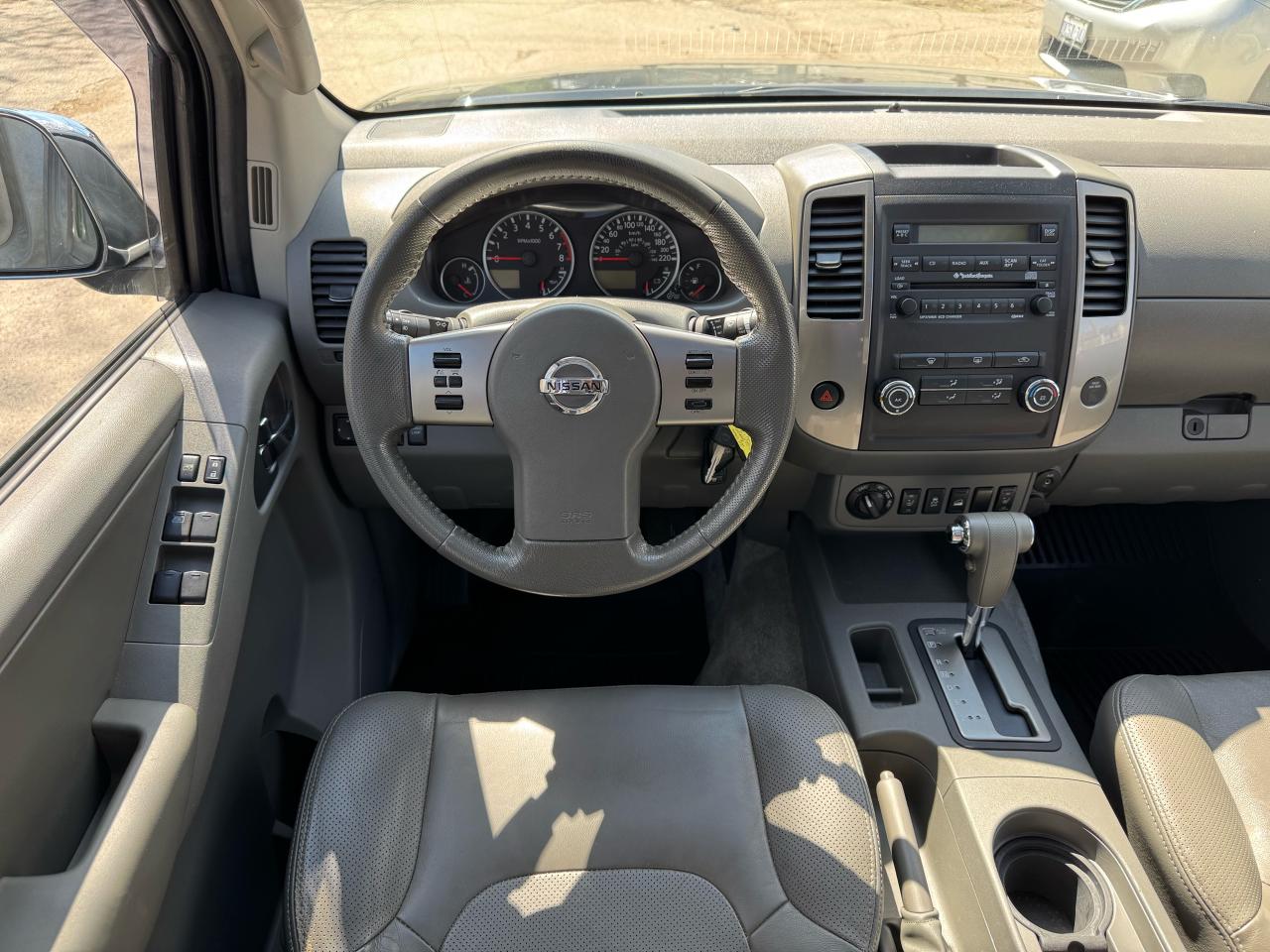 2012 Nissan Frontier SL CREWCAB! - 4X4 - Photo #9