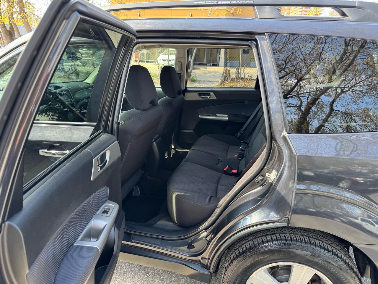 2010 Subaru Forester 2.5x Premium - 4WD - Photo #14