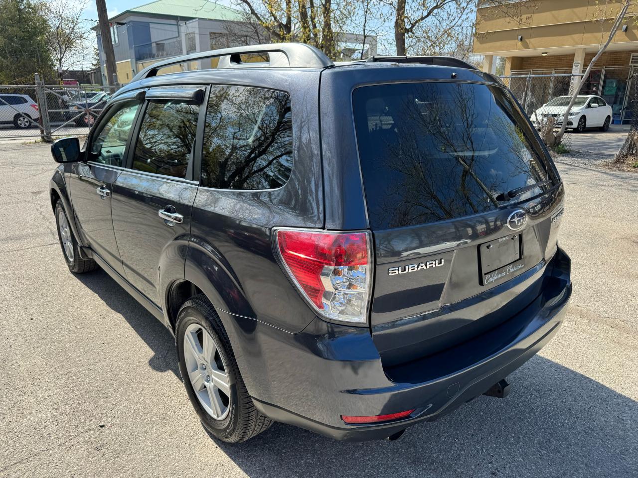 2010 Subaru Forester 2.5x Premium - 4WD - Photo #3
