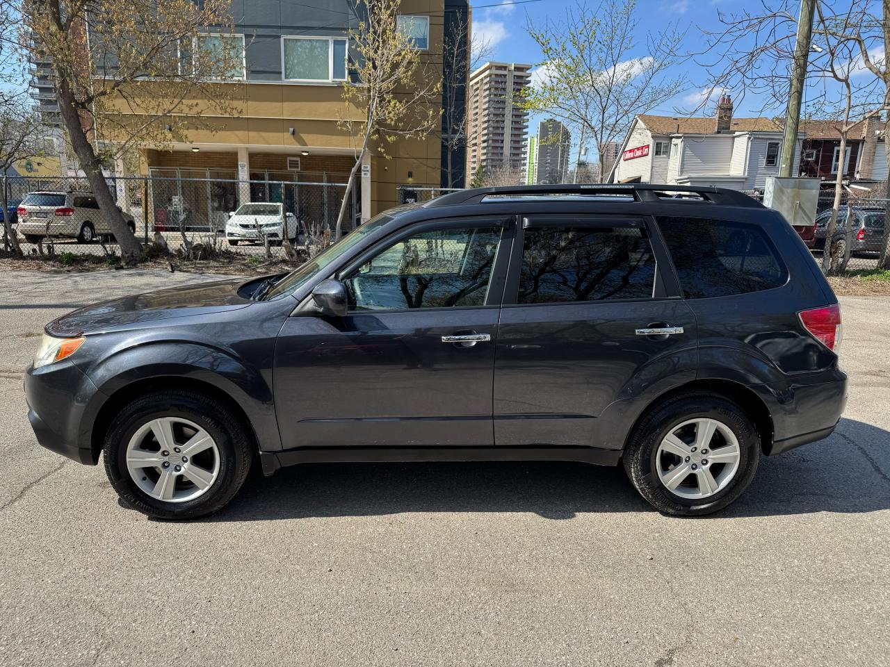 2010 Subaru Forester 2.5x Premium - 4WD - Photo #2