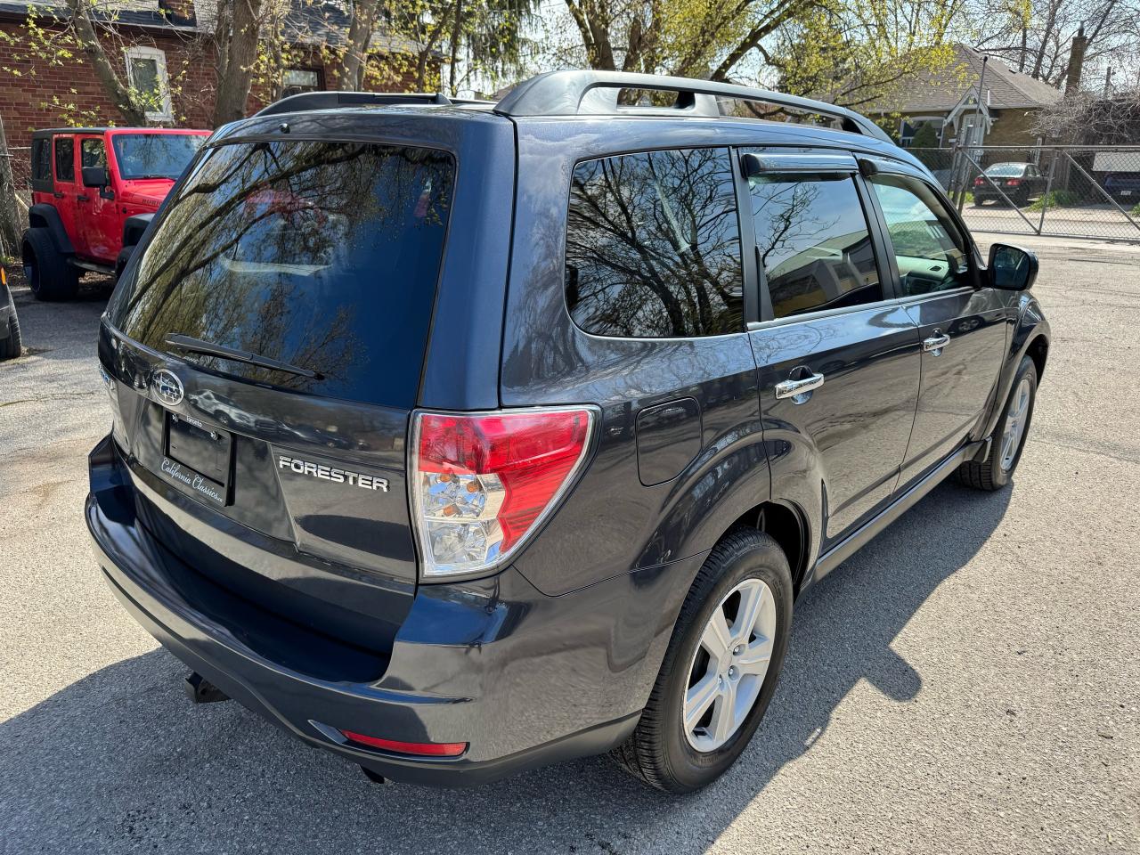 2010 Subaru Forester 2.5x Premium - 4WD - Photo #5