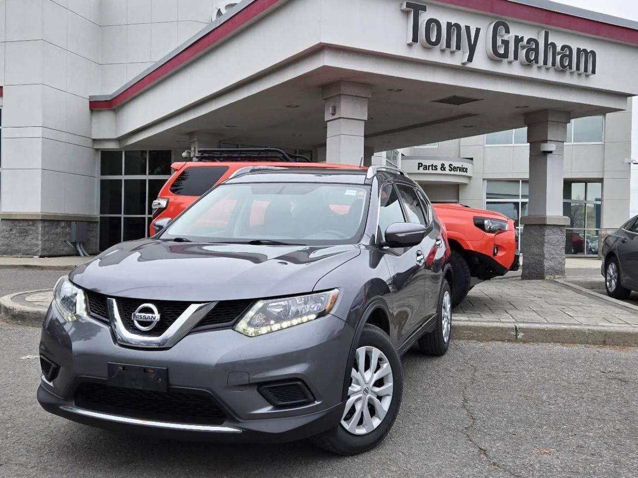 Used 2014 Nissan Rogue S for sale in Ottawa, ON