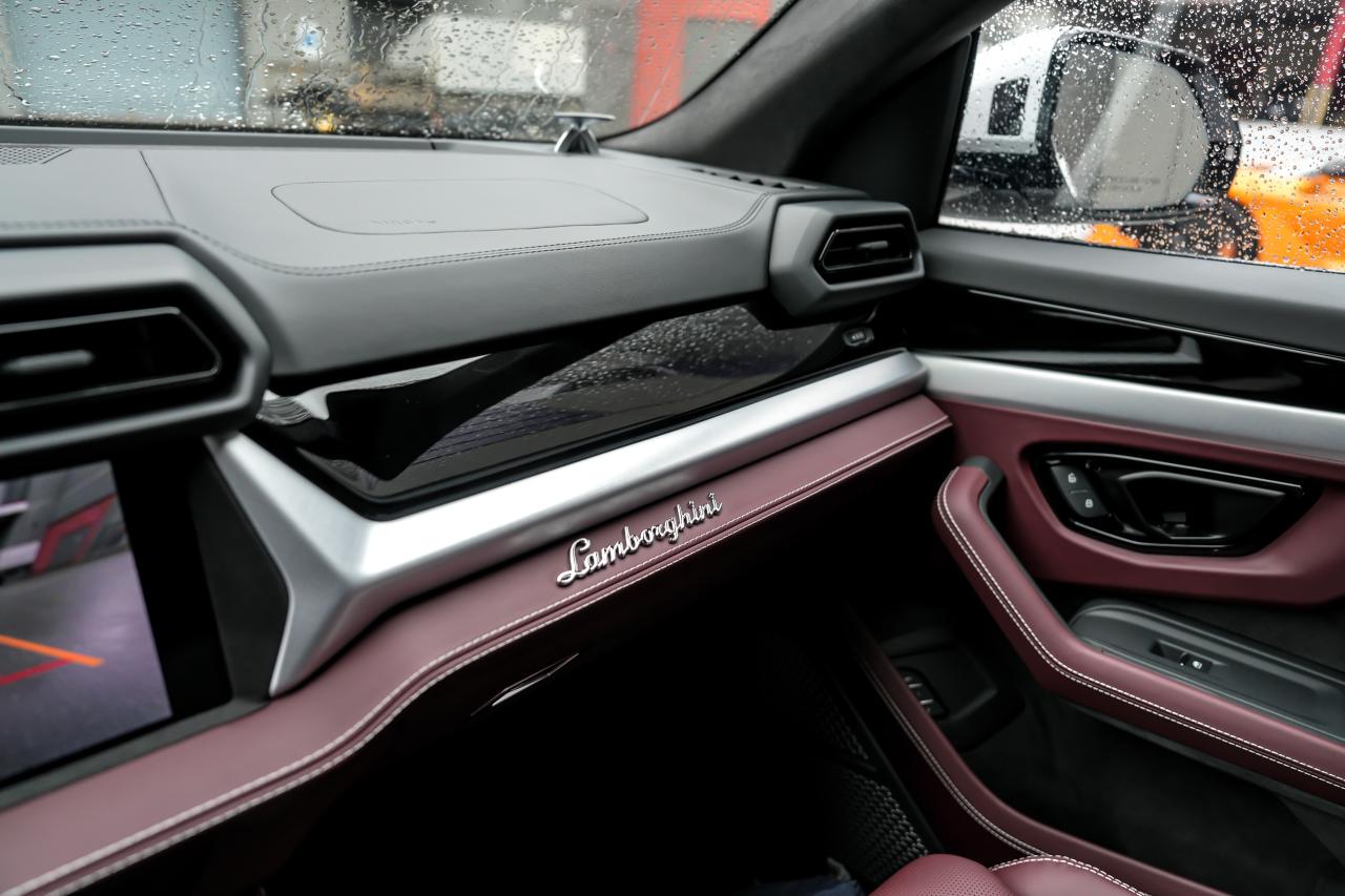 2025 Lamborghini Urus SE - Photo #7