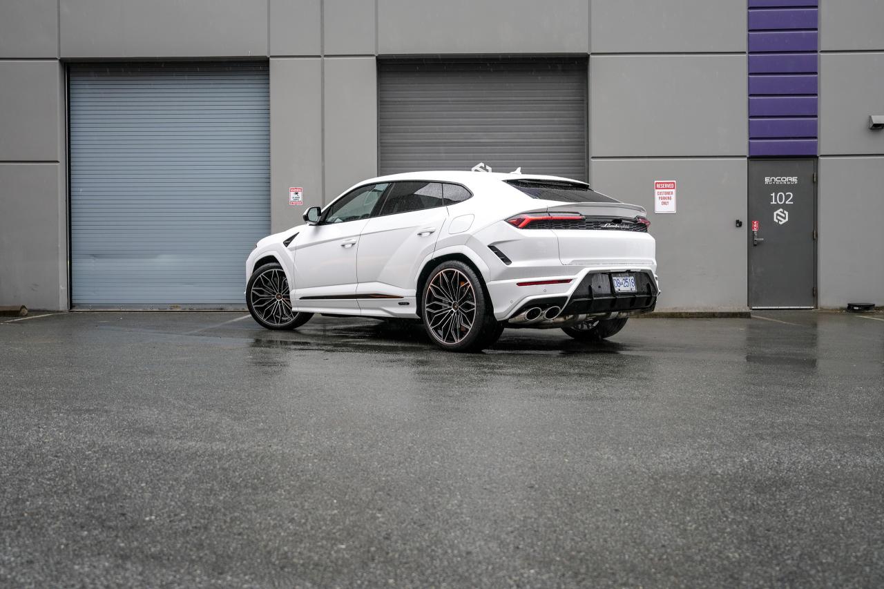 2025 Lamborghini Urus SE - Photo #14