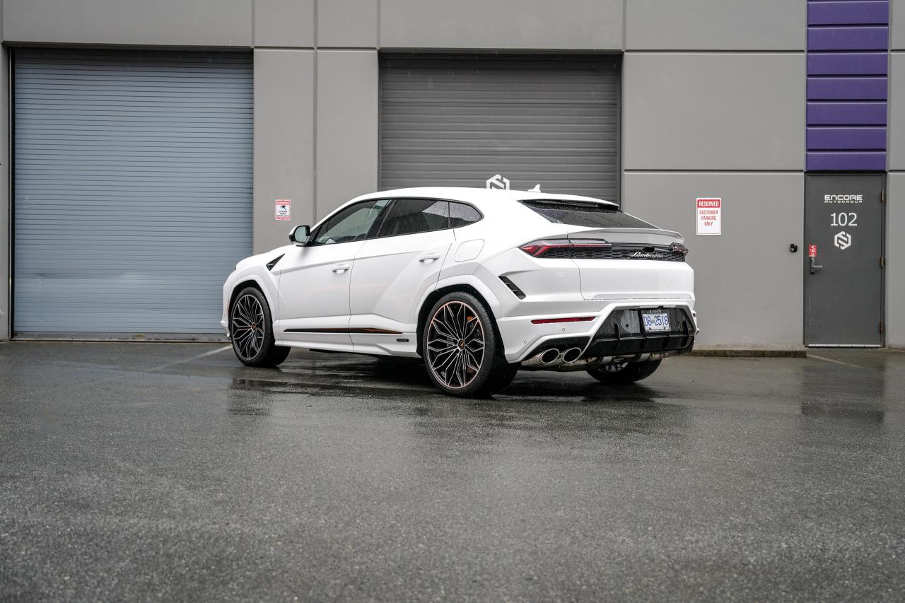 2025 Lamborghini Urus SE - Photo #15