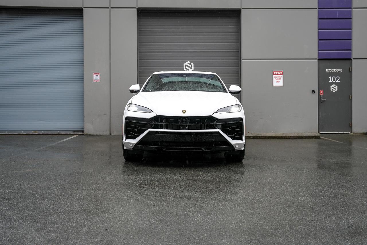 2025 Lamborghini Urus SE - Photo #1