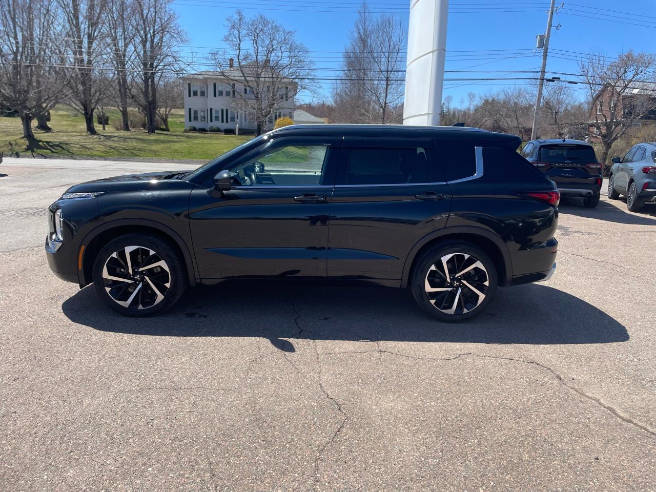 2023 Mitsubishi Outlander GT Photo