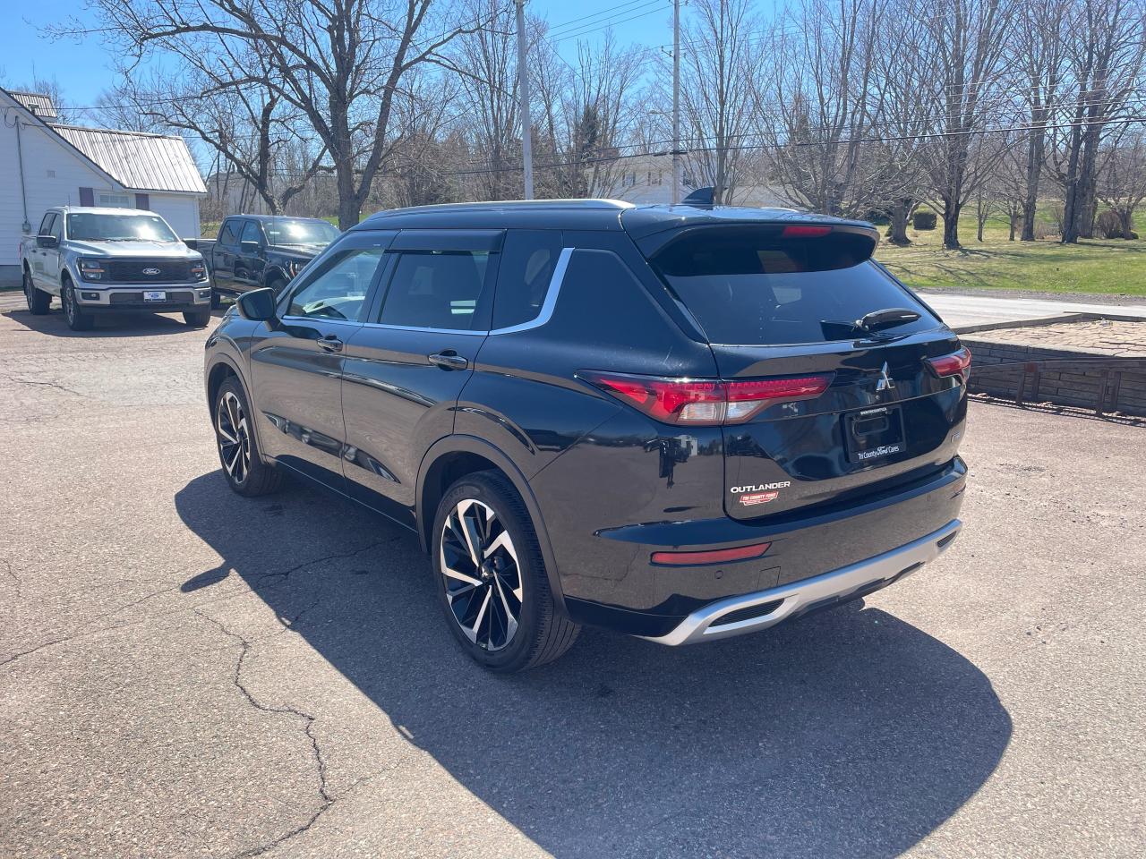 2023 Mitsubishi Outlander GT Photo4