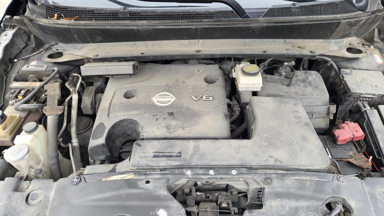 2014 Nissan Pathfinder SL - Photo #24