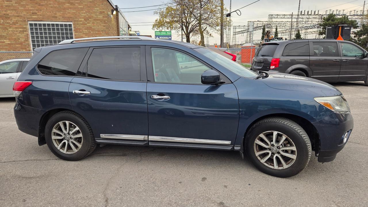 2014 Nissan Pathfinder SL - Photo #5