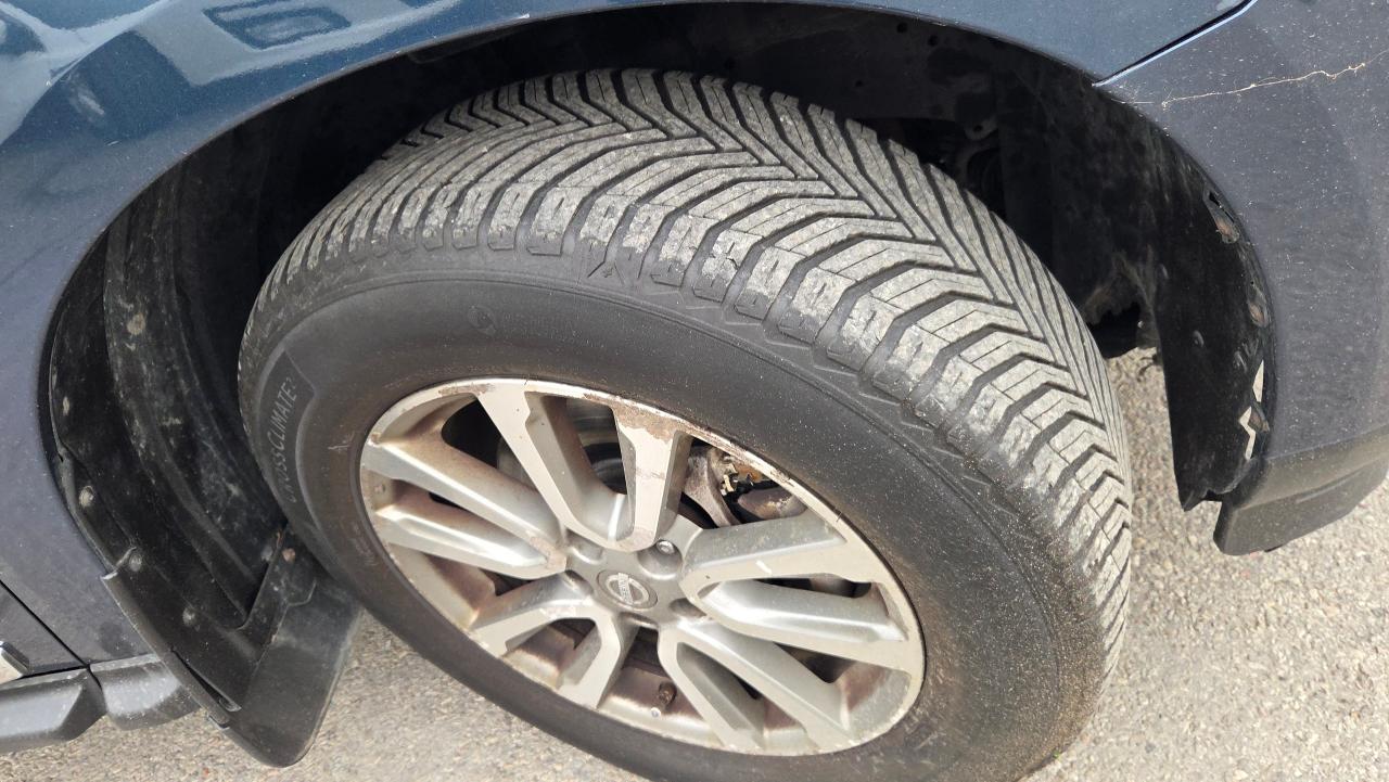 2014 Nissan Pathfinder SL - Photo #23