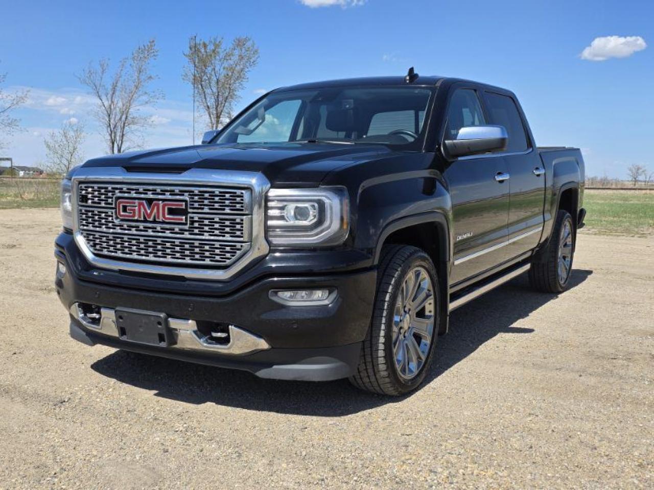 Used 2017 GMC Sierra 1500 Denali, Remote Start, Bedliner, Trailering Package for sale in Kipling, SK