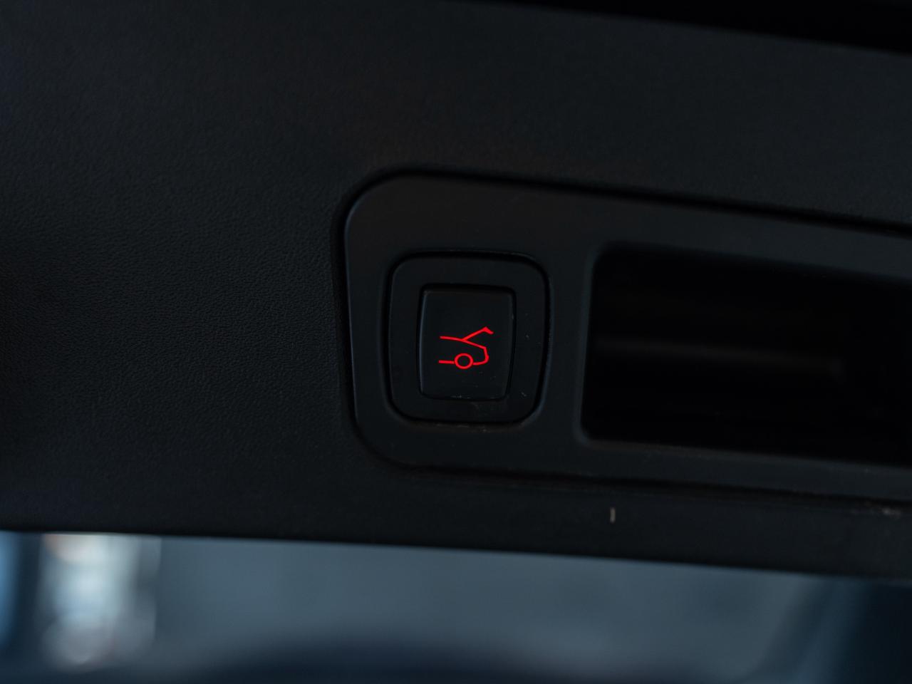 12472372