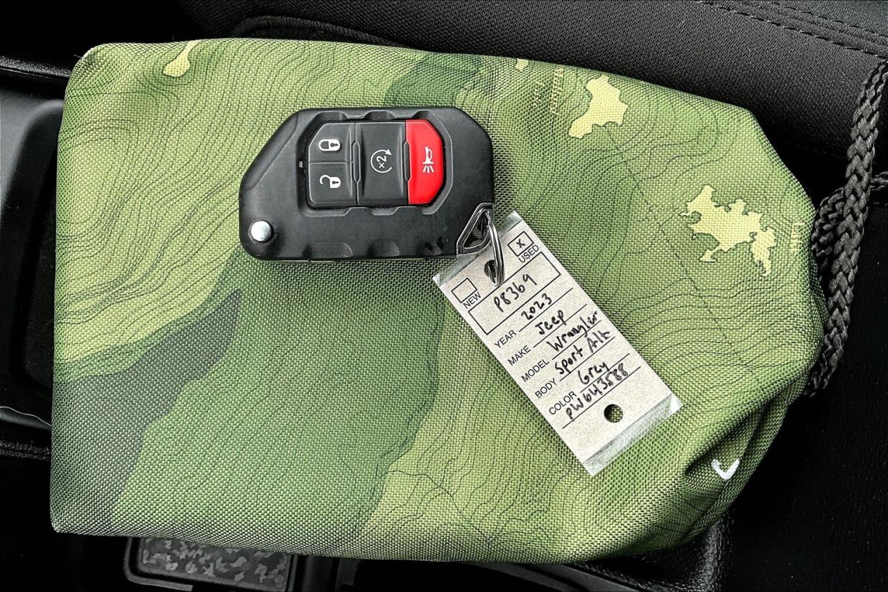 12472429