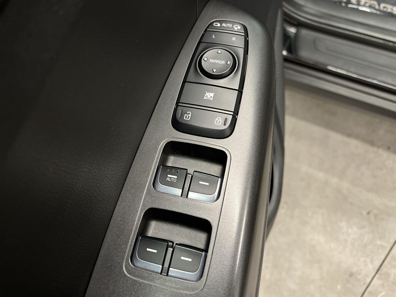 2017 Kia Sportage AWD EX| LOW KMS| HTD SEATS| CARPLAY|18IN ALLOYS Photo