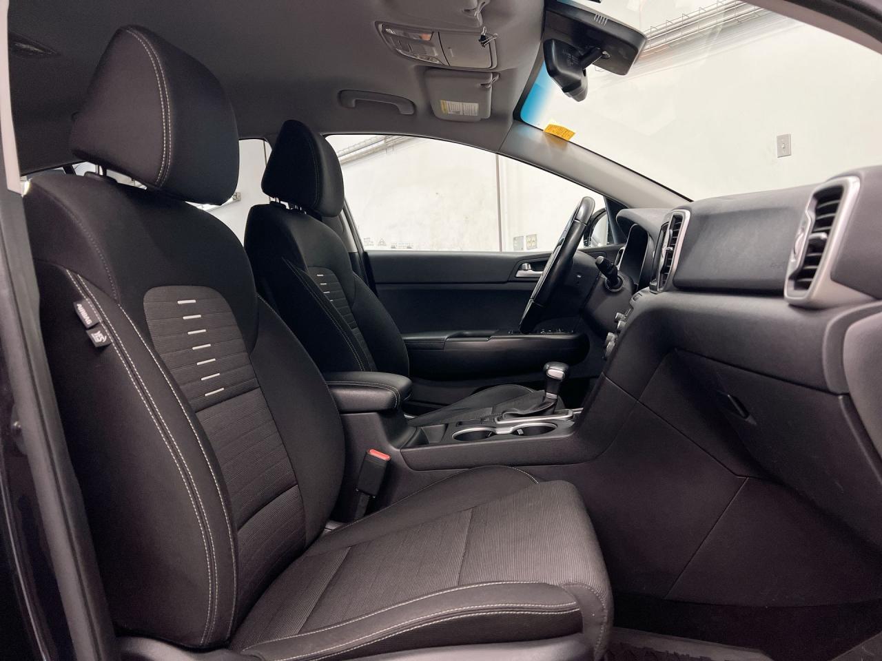 2017 Kia Sportage AWD EX| LOW KMS| HTD SEATS| CARPLAY|18IN ALLOYS Photo