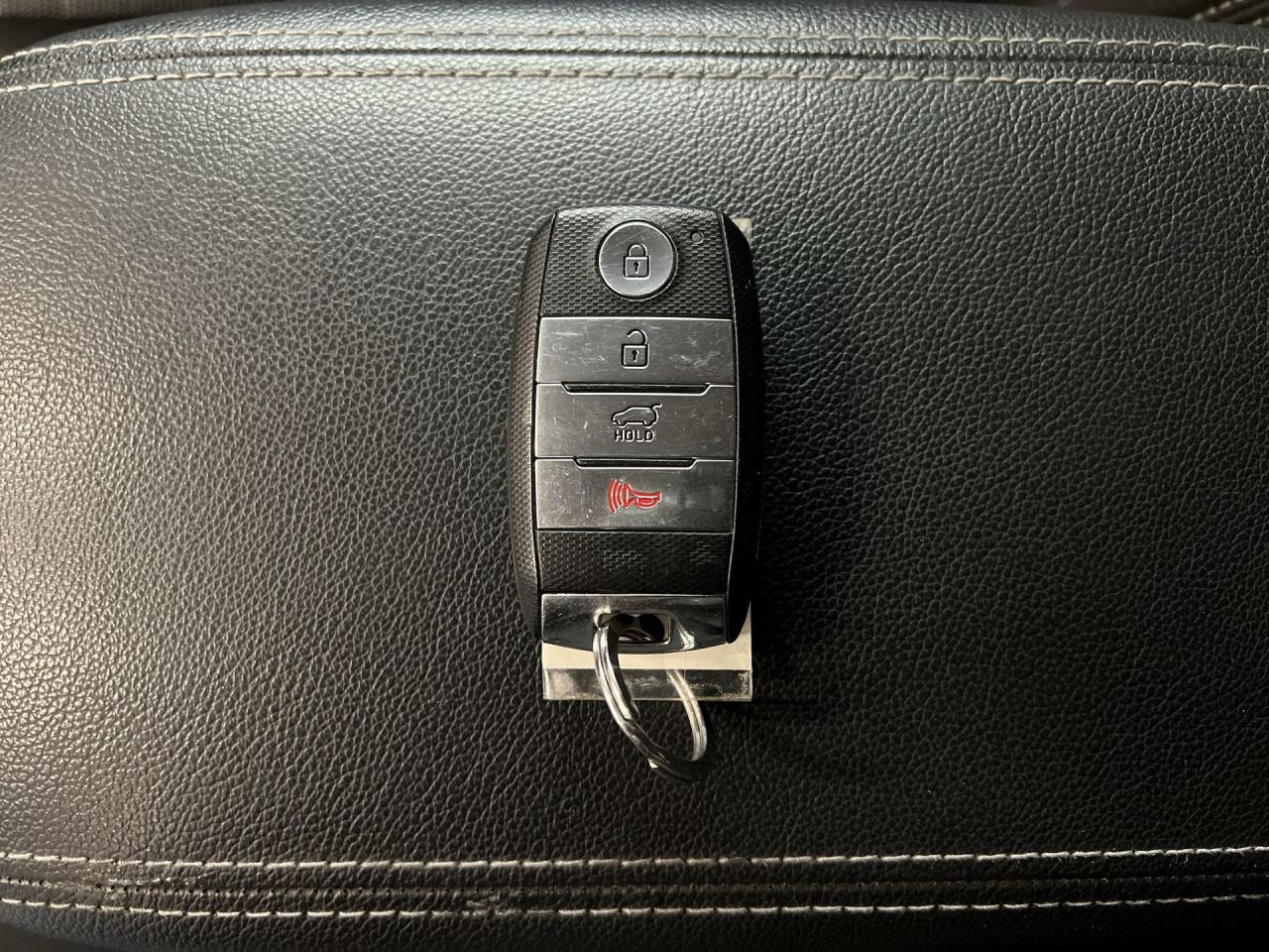 2017 Kia Sportage AWD EX| LOW KMS| HTD SEATS| CARPLAY|18IN ALLOYS Photo