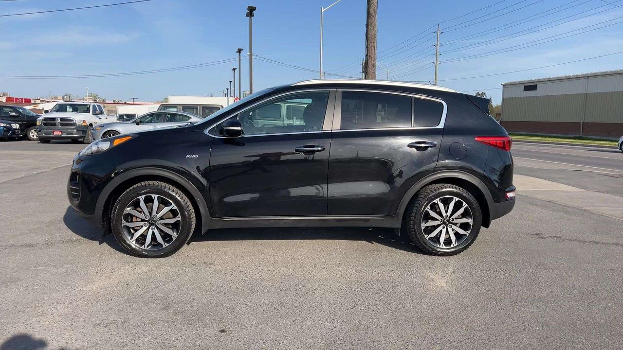 2017 Kia Sportage AWD EX| LOW KMS| HTD SEATS| CARPLAY|18IN ALLOYS Photo4