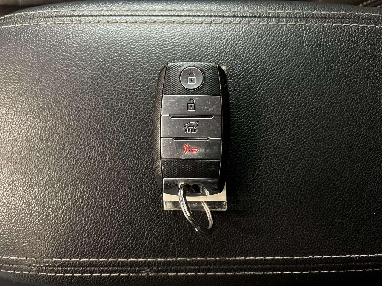 2017 Kia Sportage AWD EX| LOW KMS| HTD SEATS| CARPLAY|18IN ALLOYS Photo