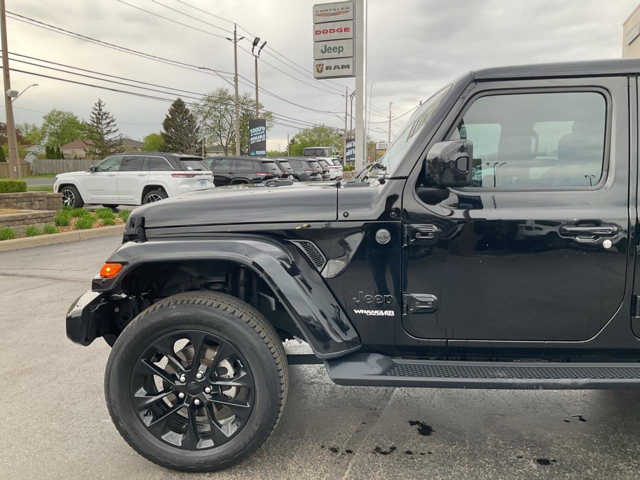 2021 Jeep Wrangler Unlimited HIGH ALTITUDE / SKY TOP / ADV SAFETY / TRAILER TOW Photo