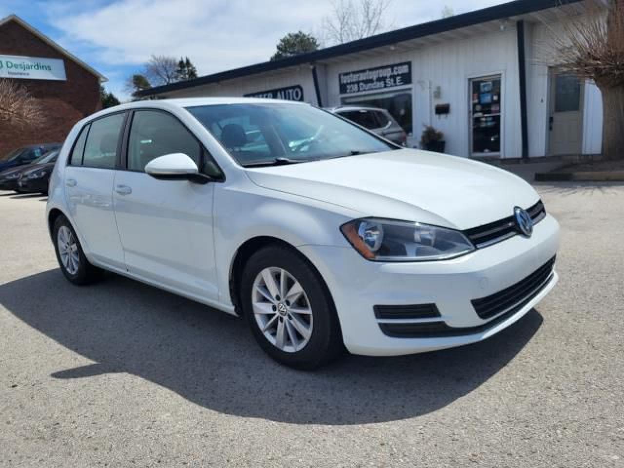 Used 2015 Volkswagen Golf TRENDLINE for sale in Waterdown, ON