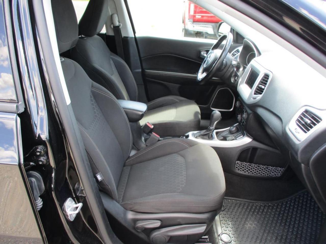 2021 Jeep Compass Sport 4WD Photo12