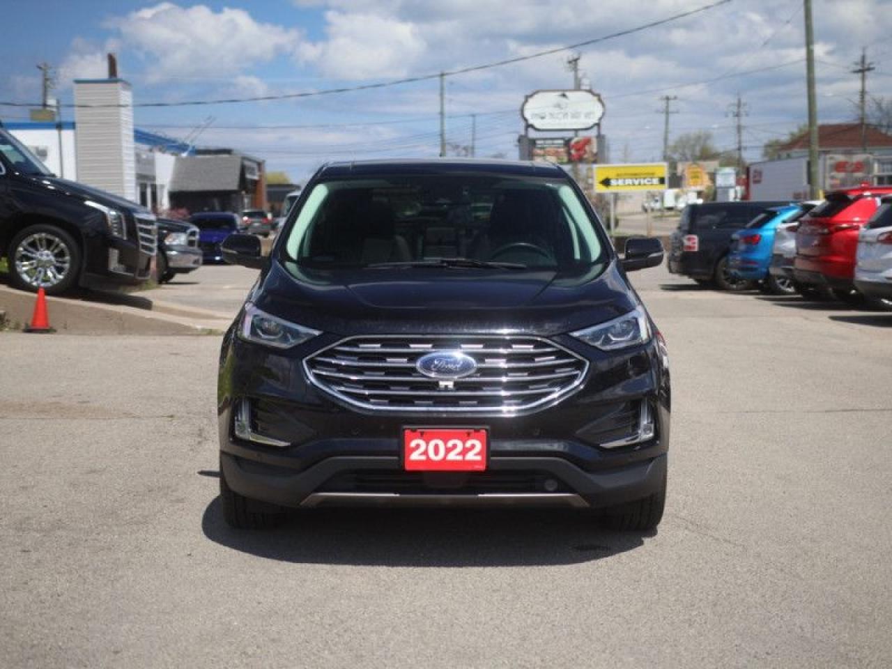 2022 Ford Edge Titanium  **PANO ROOF - PWR GATE** Photo4