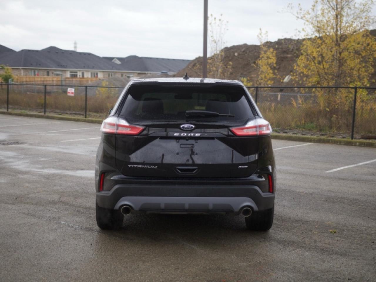 2022 Ford Edge Titanium  **PANO ROOF - PWR GATE** Photo3