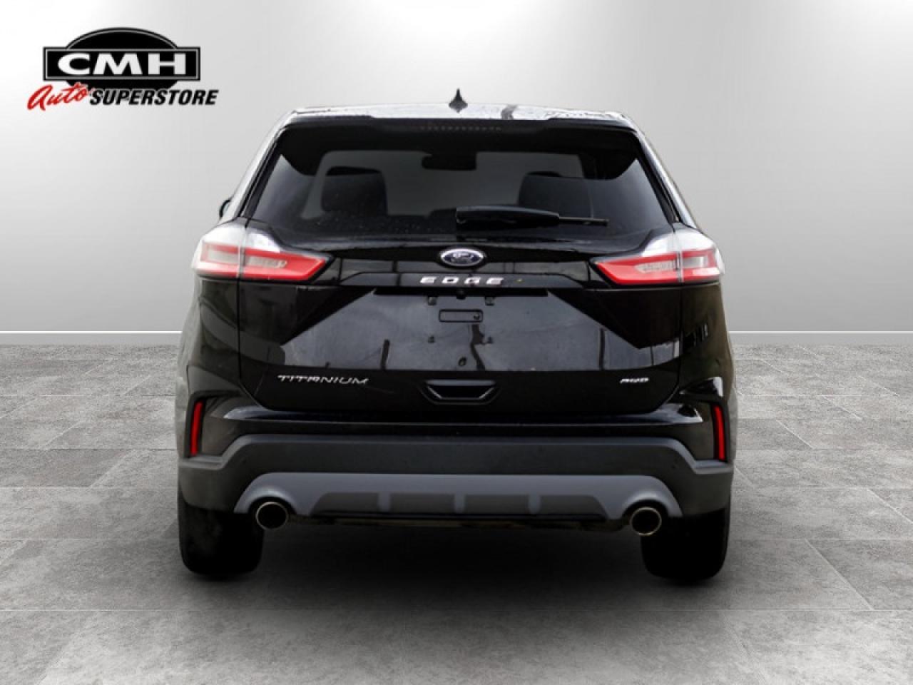 2022 Ford Edge Titanium  **PANO ROOF - PWR GATE** Photo