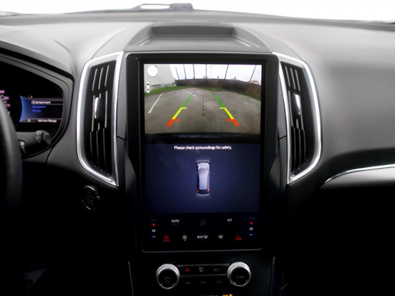 2022 Ford Edge Titanium  **PANO ROOF - PWR GATE** Photo